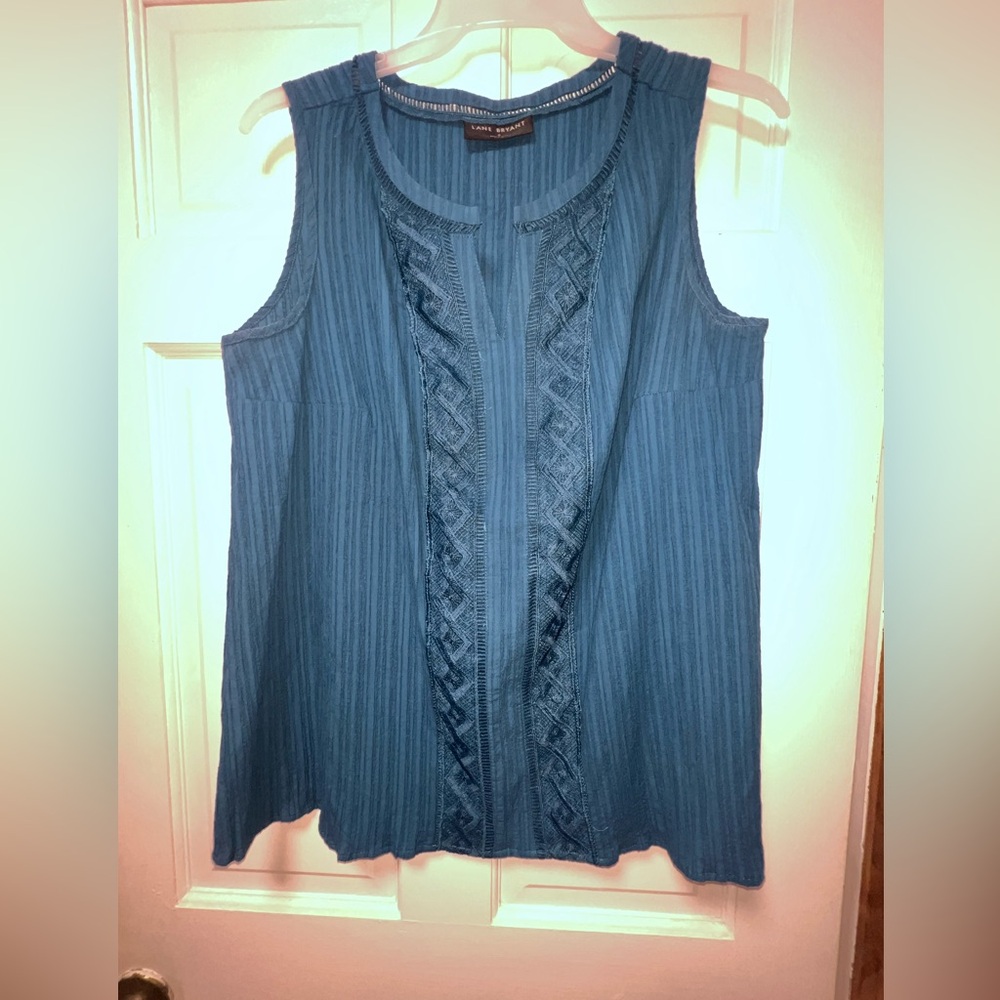 Lane Bryant top excellent condition smoke/pet free home. Sz 16.